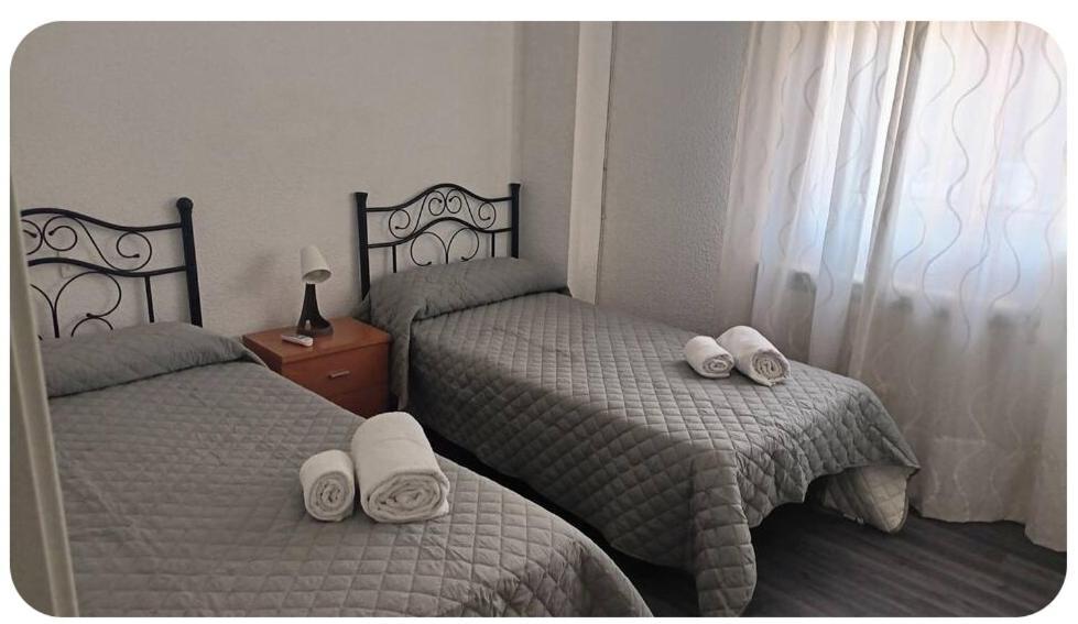 Casa De Oro Apartment โตเลโด ภายนอก รูปภาพ